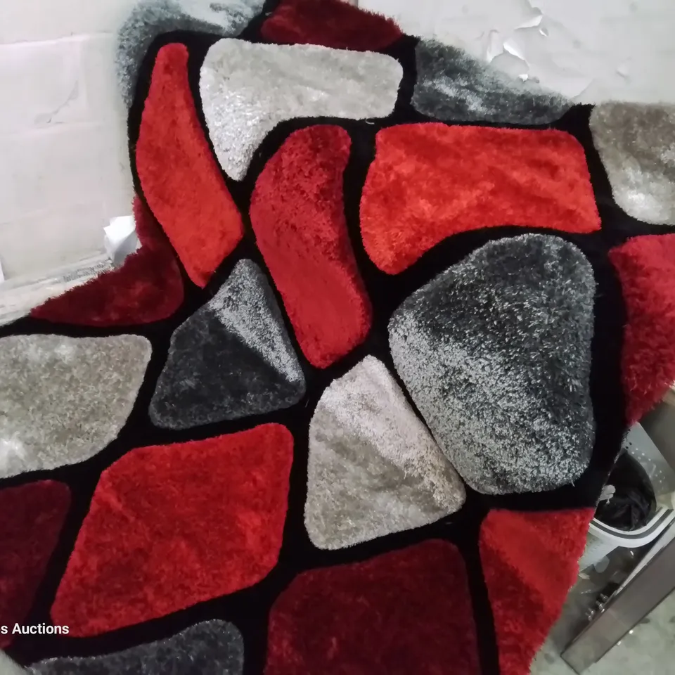 DESIGNER CURTISHA HAND TUFTED GREY/RED RUG APPROXIMATELY 150 × 230cm
