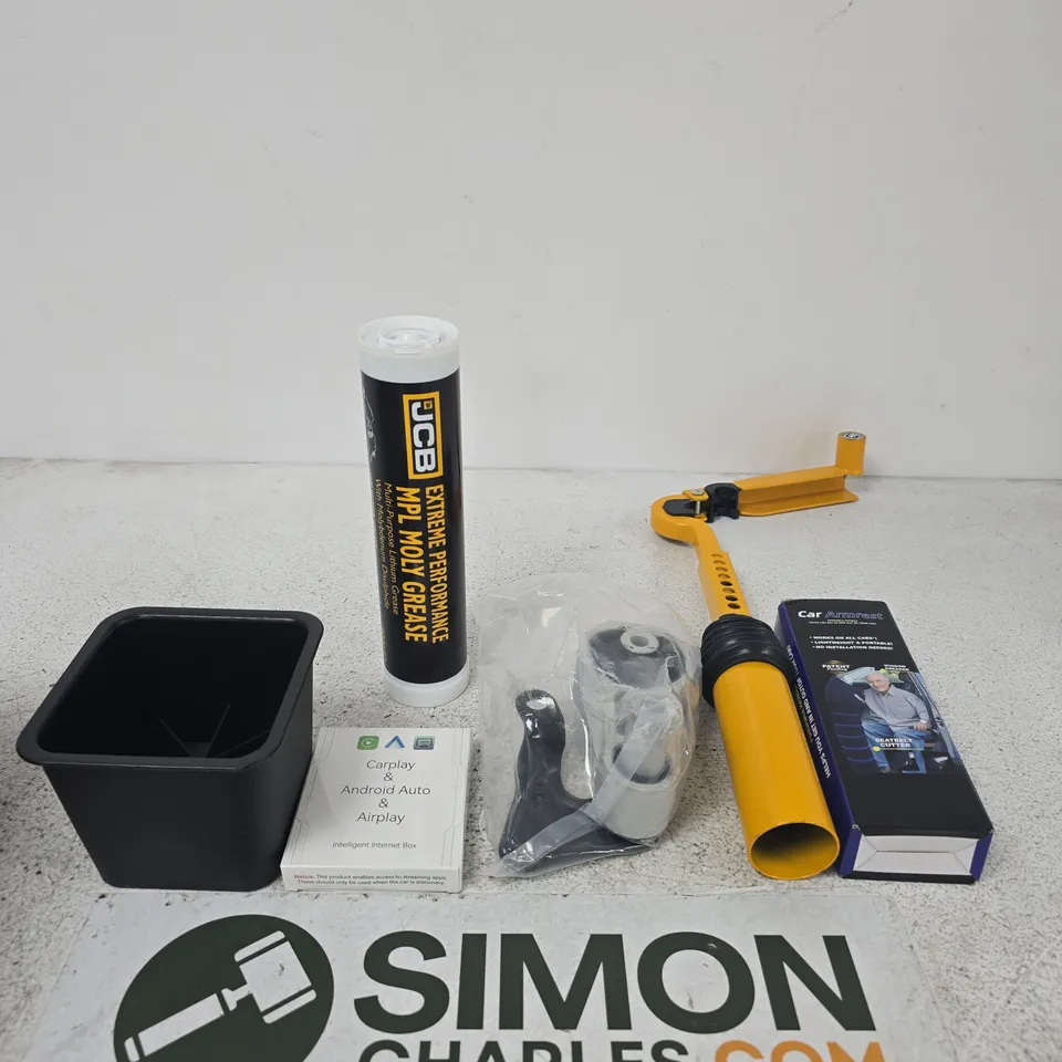 APPROXIMATELY 20 ASSORTED ITEMS INCLUDING CARPLAY & ANDROID AUTO & AIRPLAY INTELLIGENT INTERNET BOX, JCB EXTREME PERFORMANCE MPL MOLY GREASE AND A CAR ARMREST
