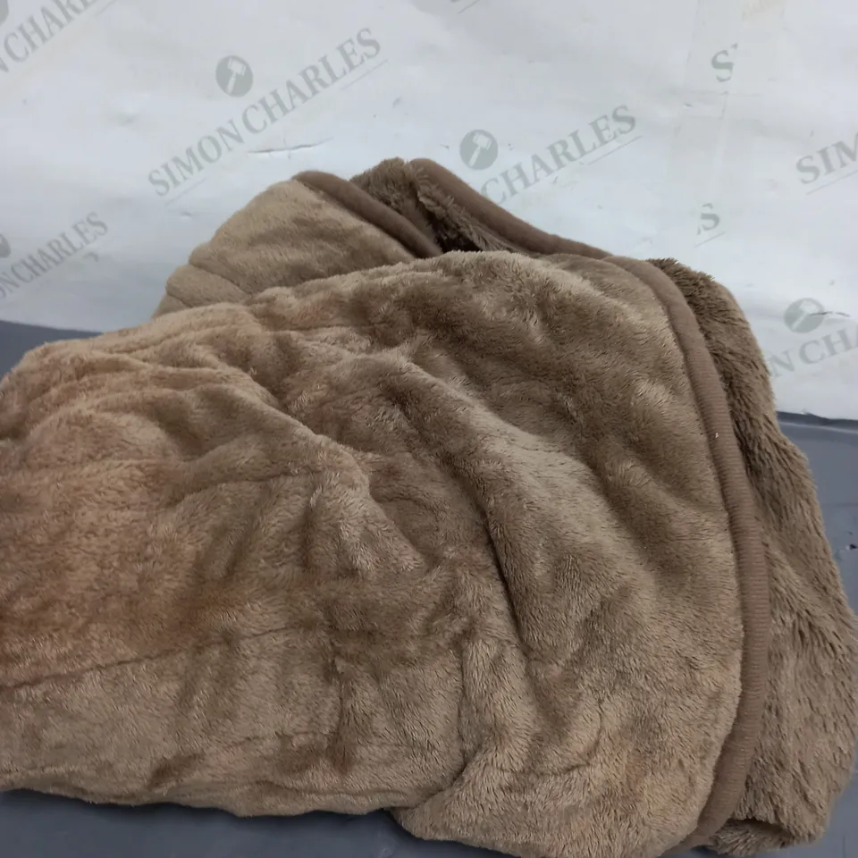 COZEE HOME VELVETSOFT HEATED THROW IN DARK TAUPE
