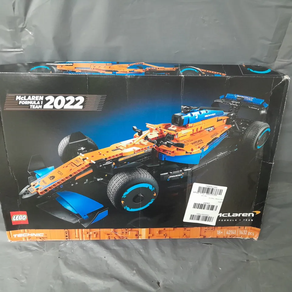 BOXED LEGO TECHNIC MCLAREN FORMULA 1 RACE CAR 2022 (42141) RRP £169.99