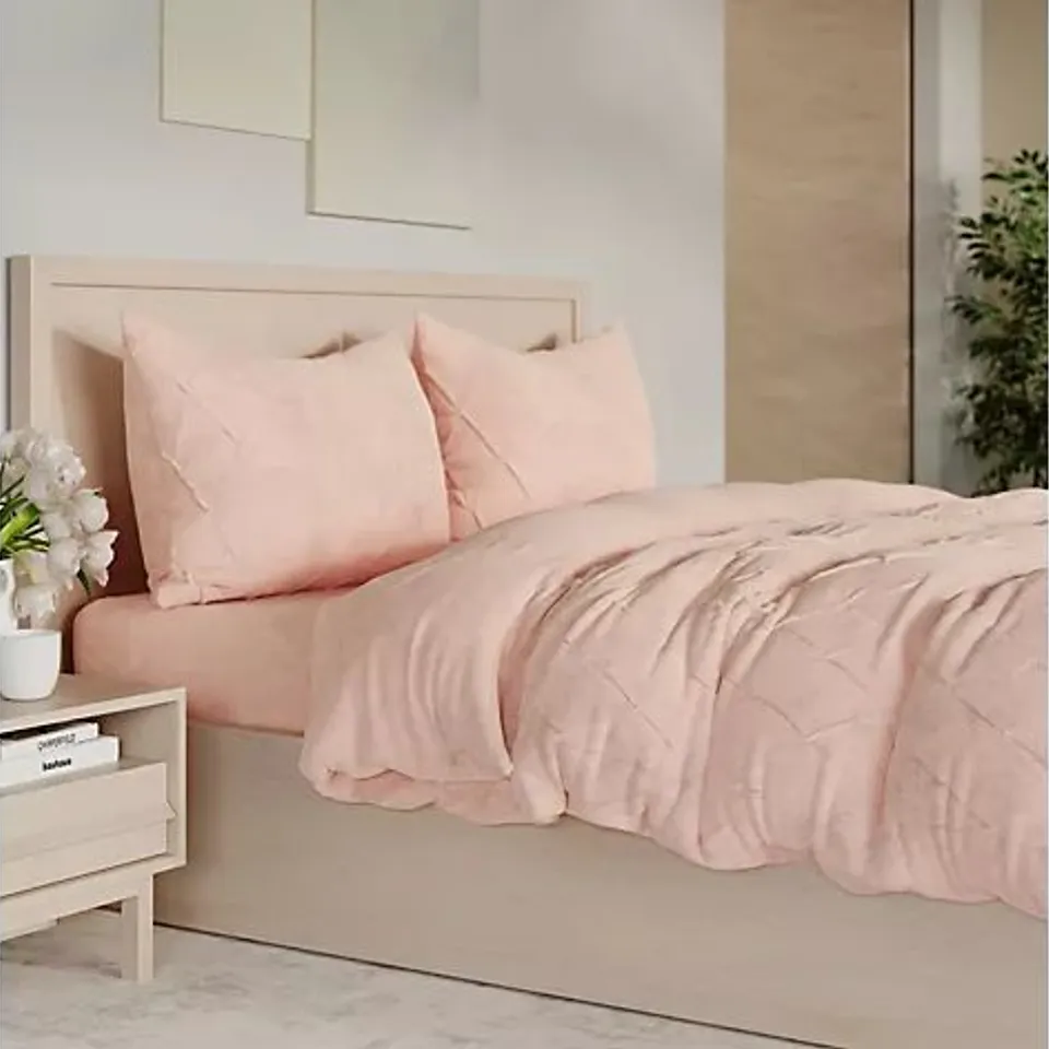 COZEE HOME SMALL PINTUCK 4 PIECE VELVETSOFT DUVET SET KING SIZE ROSE SMOKE