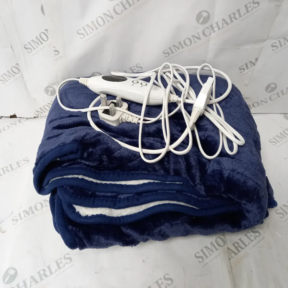 BOXED COZEE HOME VELVETSOFT & SHERPA HEATED WRAP IN NAVY