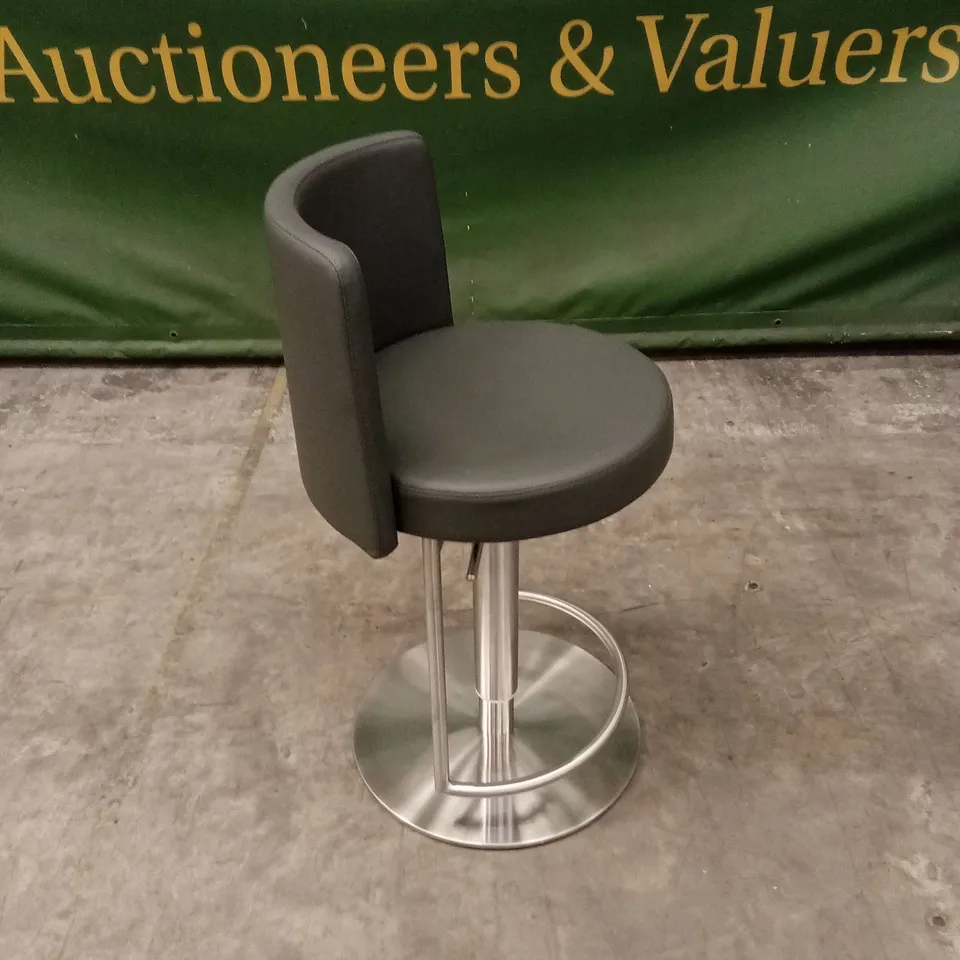 QUALITY DESIGNER MONZA GAS-LIFT BARSTOOL, GREY PU LEATHER