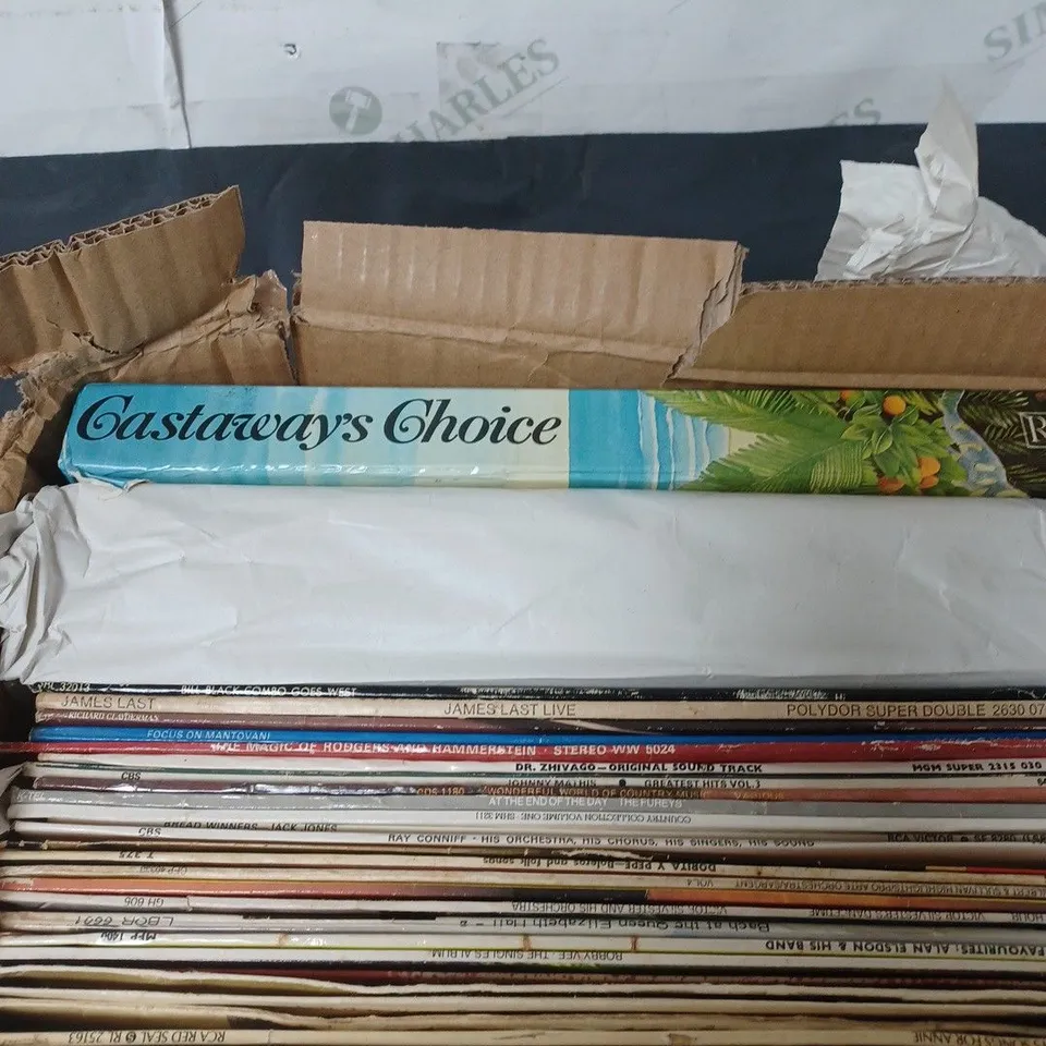 LARGE QUANTITY OF RECORDS FEATURING COUNTRY MUSIC ETC