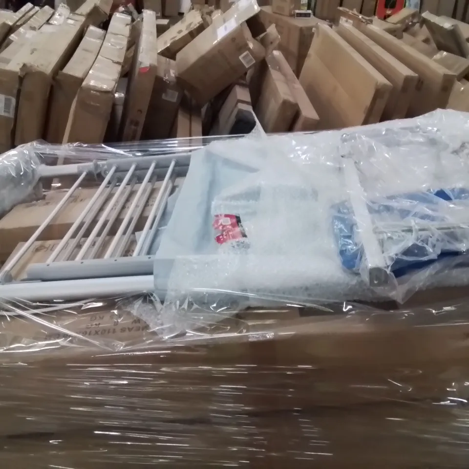 PALLET OF CAMPING PRODUCTS WITH GAZABOS 