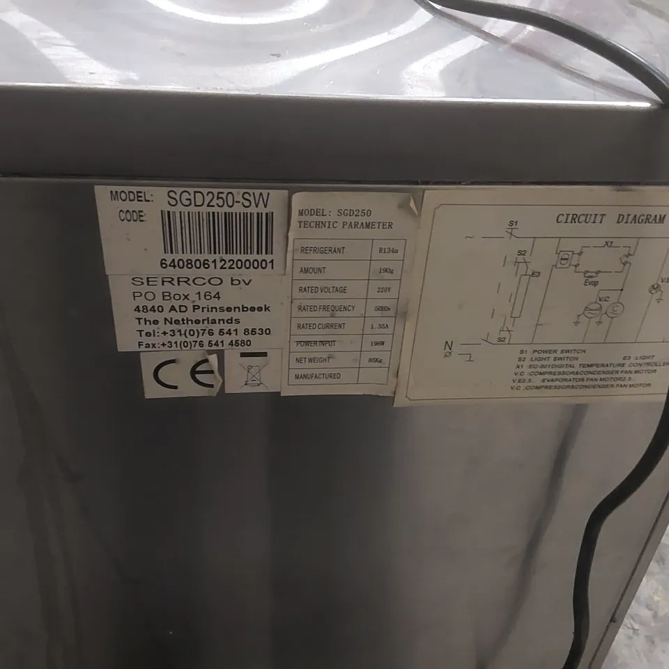 COMMERCIAL DRINKS DISPLAY CHILLER