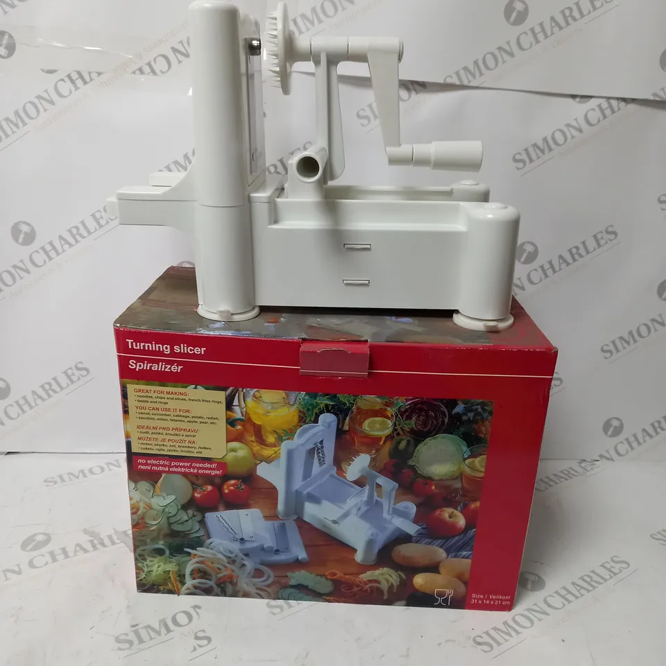 BOXED KABALO TURNING VEGETABLE AND FRUIT SLICER 