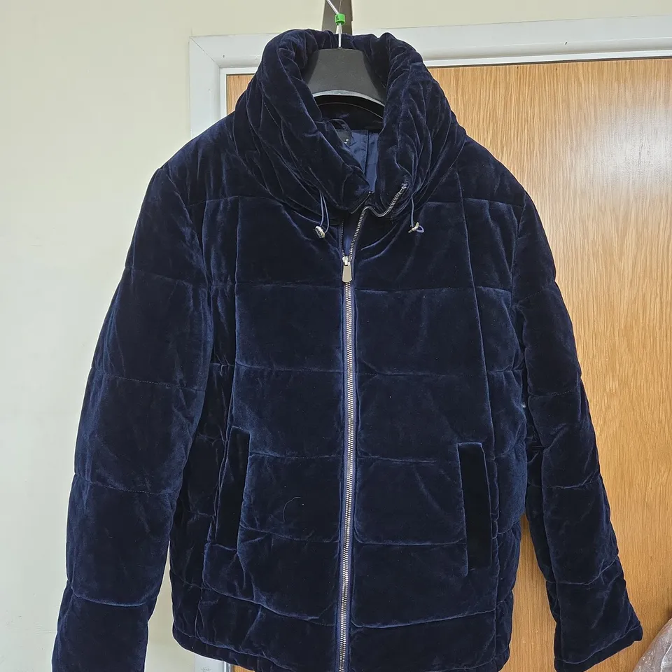 V 1969 ITALIA BLUE JACKET SIZE LARGE WITH TAGS