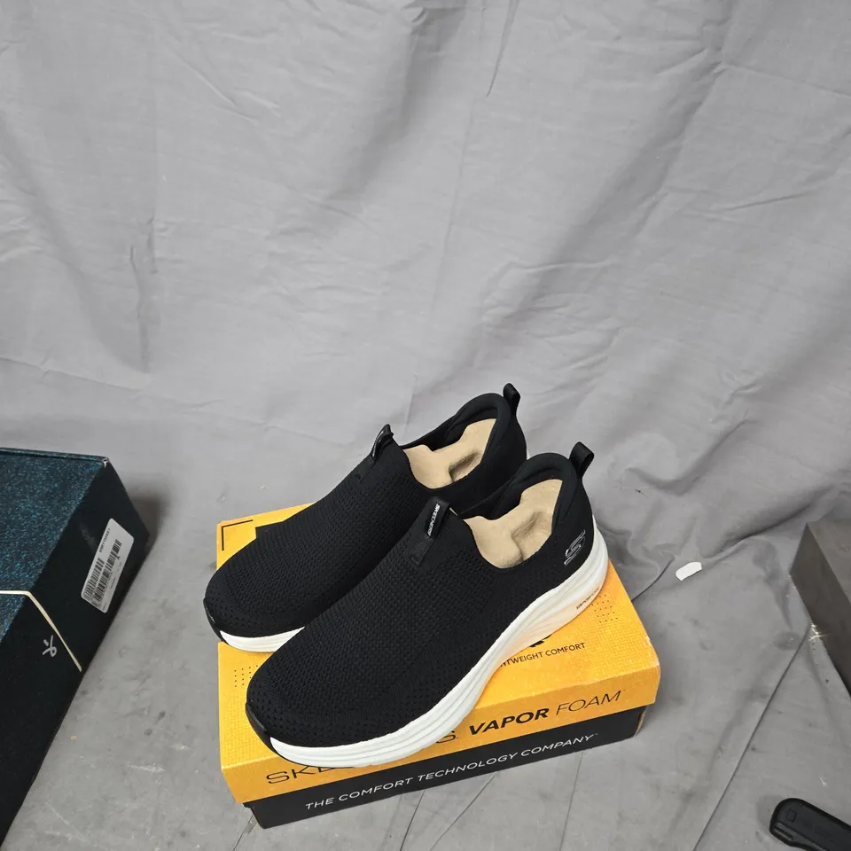 SKECHERS VAPOR FOAM SLIP-ON SHOES - BLACK, UK 6