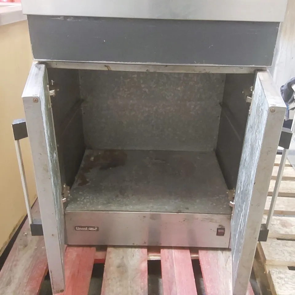 LINCAT COMMERCIAL STORAGE CUPBOARD