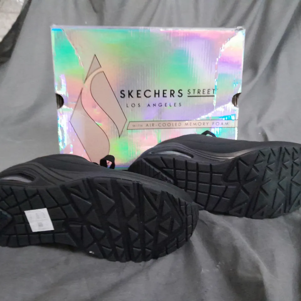 BOXED PAIR OF SKETCHERS STREET LA LACE UP BLACK UK 3