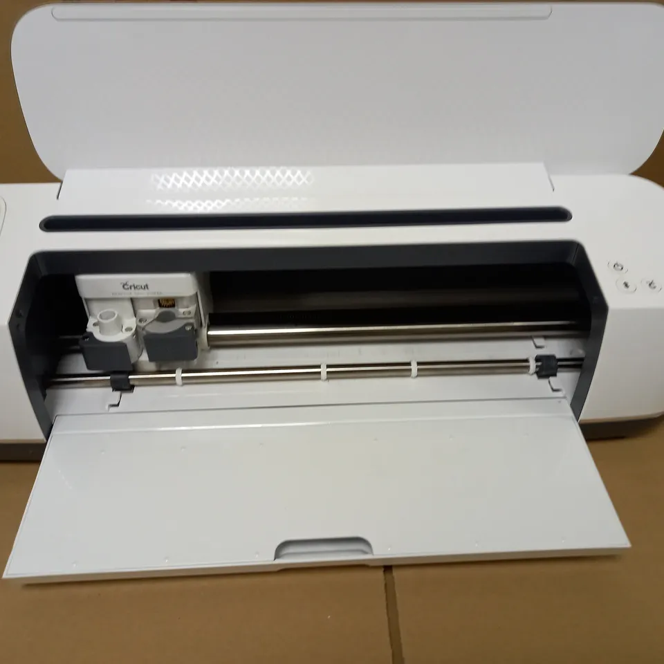 CRICUT MAKER SMART CUTTING MACHINE