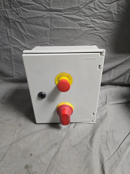 Lot 2190: EMERGENCY STOP CONTROL BOX – GREY METAL ENCLOSURE WITH RED ...