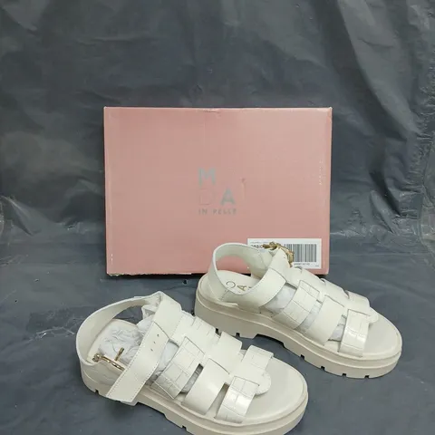 BOXED PAIR OF MODA IN PELLE OBSIDIAN FISHERMAN SANDALS OFF WHITE - SIZE 36 