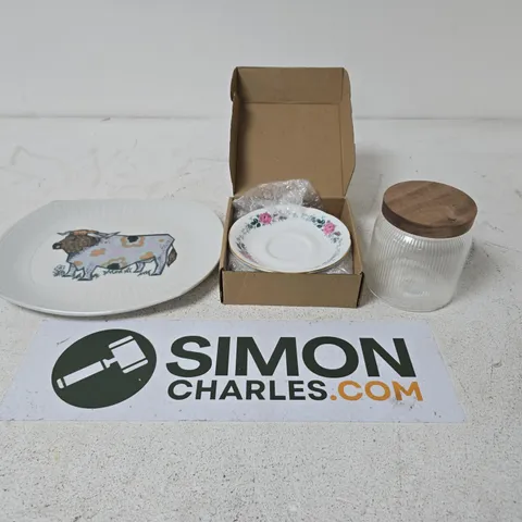 LOT OF APPROXIMATELY 15 ASSORTED POTTERY AND GLASS ITEMS TO INCLUDE PLATES, A GLASS JAR WITH LID AND SAUCERS