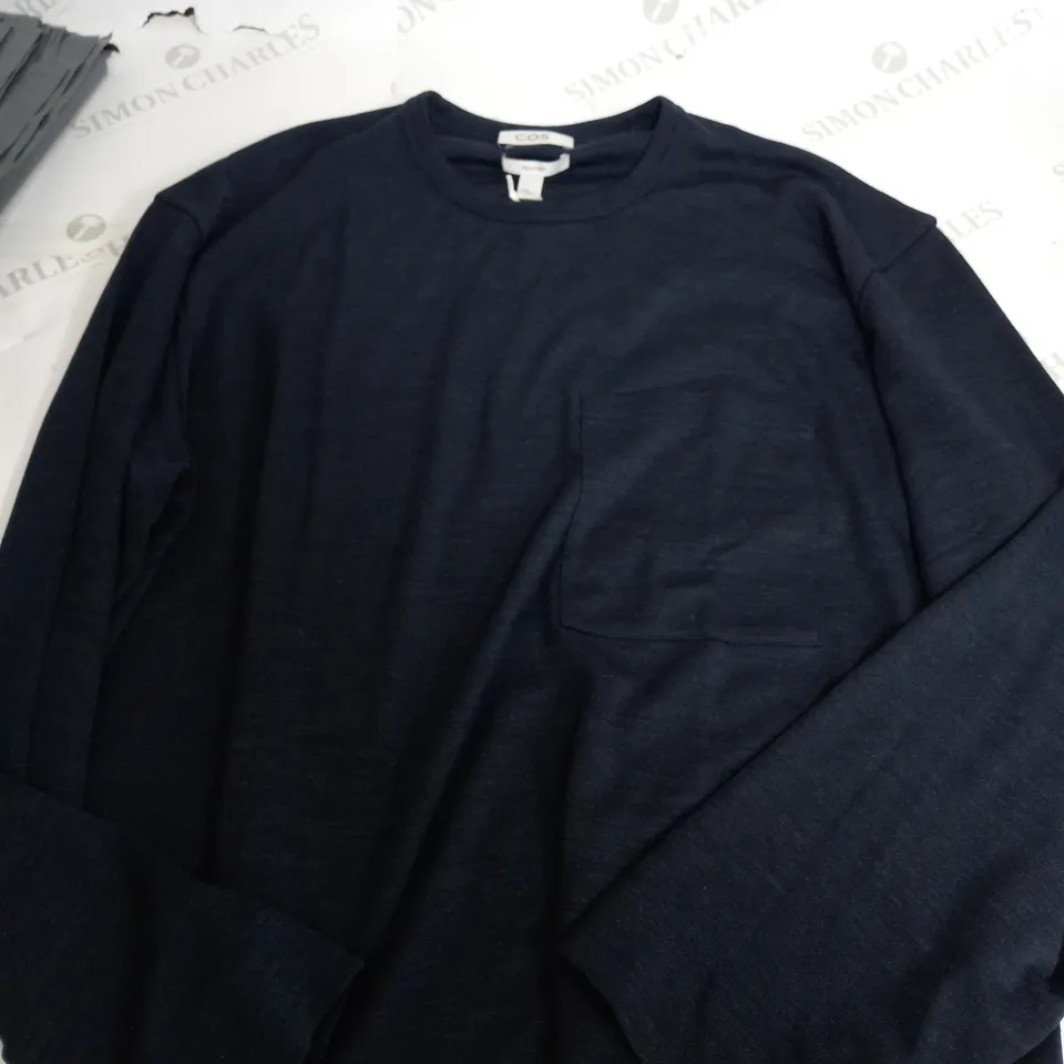 COS RELAXED NAVY LONG SLEEVE T-SHIRT - MEDIUM