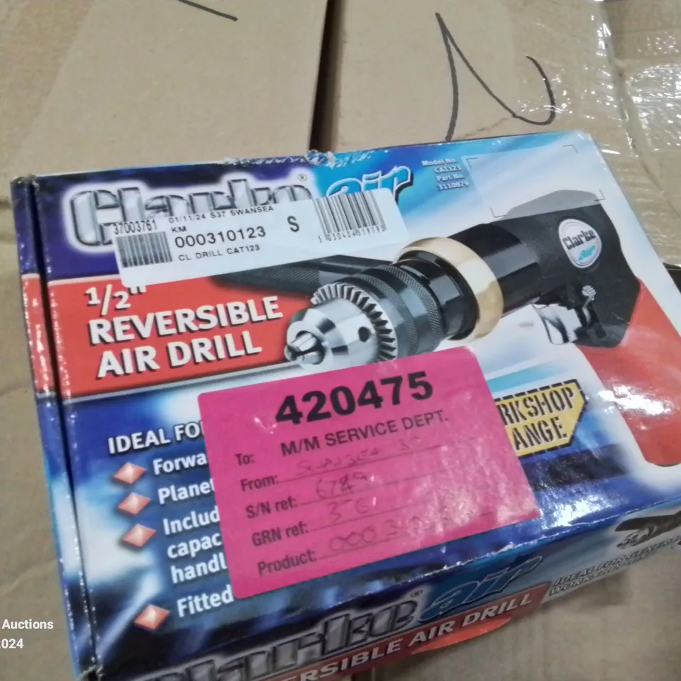 BOX OF MIXED TOOLS TO INCLUDE: OBDII/EOBD ENGINE FAULT CODE READER, 12V OIL AND DIESEL PUMP, REVERSIBLE AIR DRILL, PALM SANDER ETC.