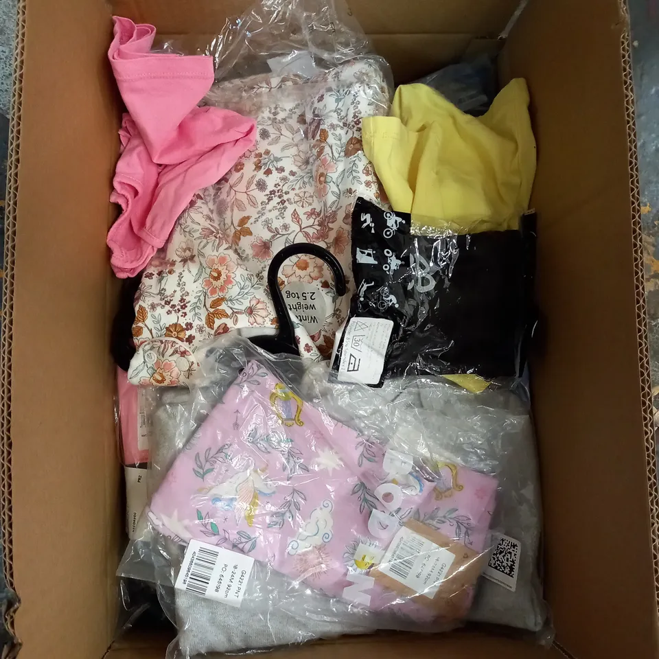 MEDIUM  BOX OF ASSORTED KIDS CLOTHING ITEMS TO INCLUDE BAGS, BABY GROWS AND DRESSES