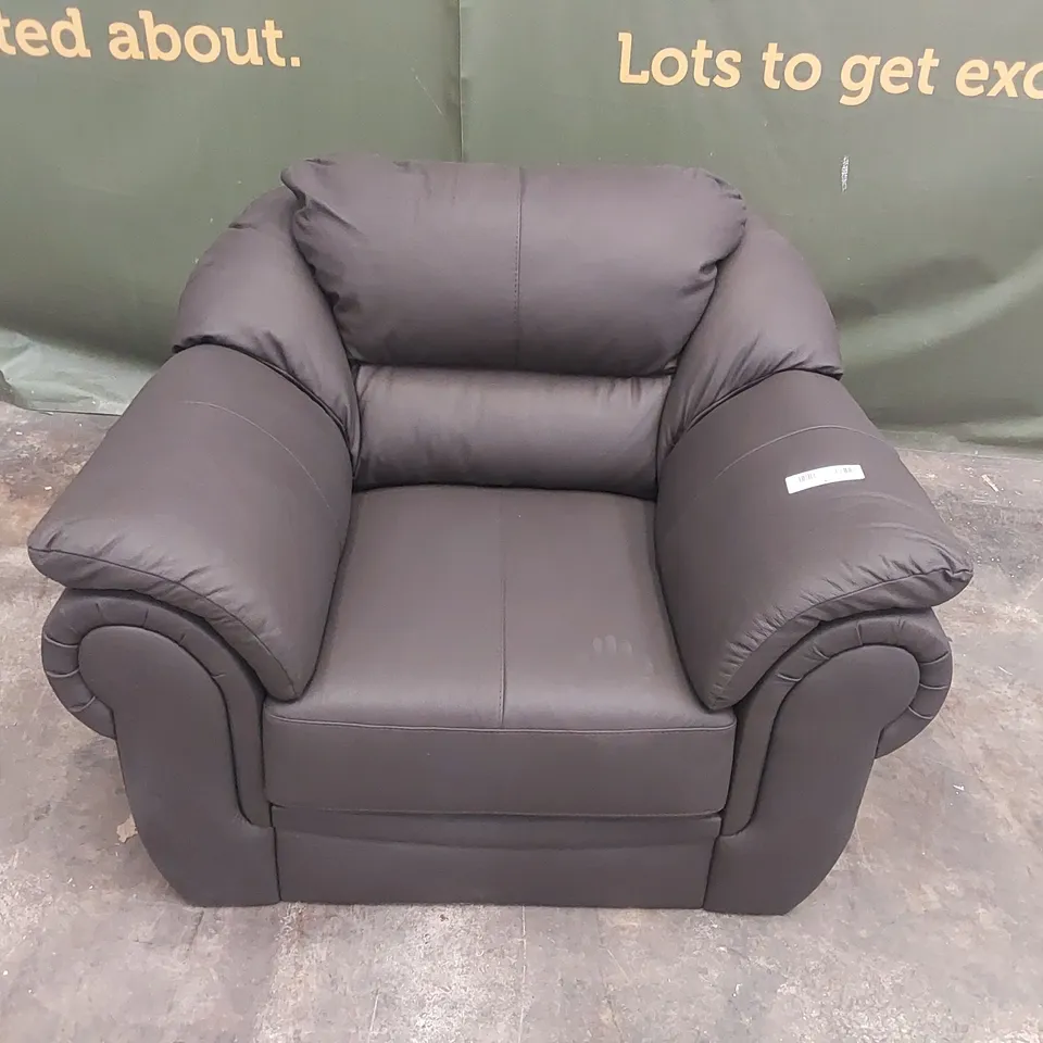 QUALITY DESIGNER FAUX LEATHER ARM CHAIR