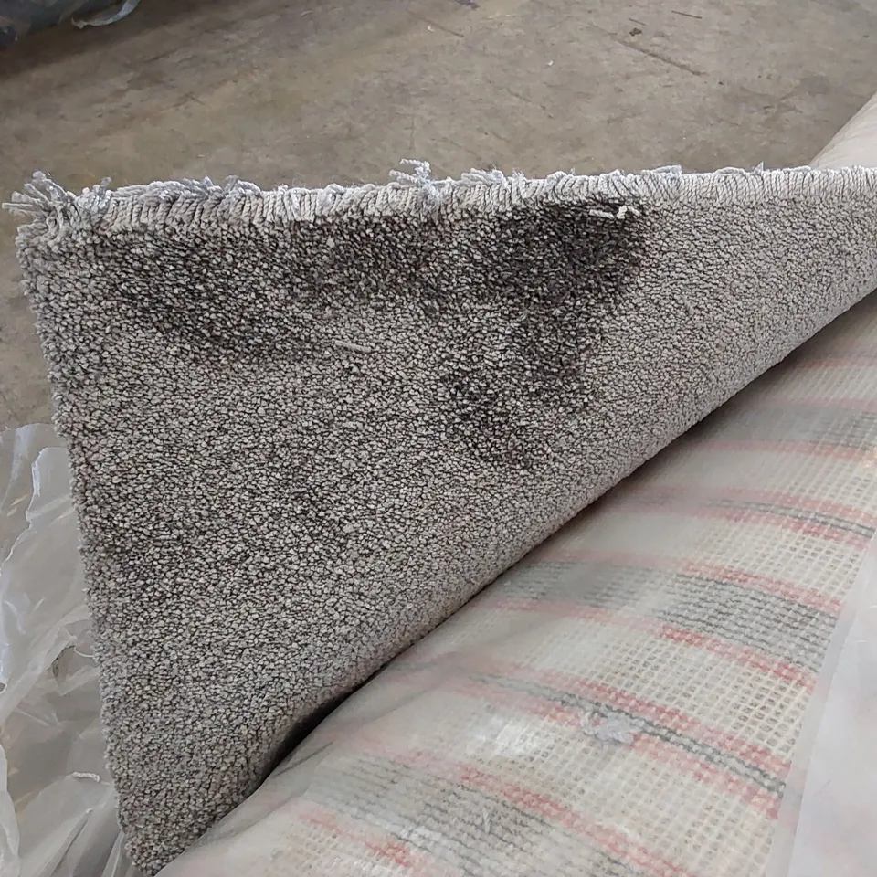 ROLL OF QUALITY SELENA ANTHRACITE CARPET // SIZE: APPROXIMATELY 4 X 2.3m