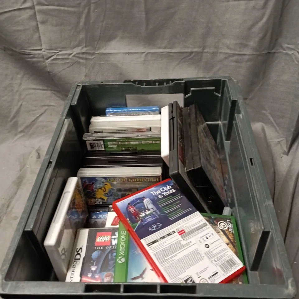 APPROXIMATELY 20 ASSORTED VIDEO GAMES TO INCLUDE PSP, XBOX ONE, NINTENDO DS, PS VITA, PC CD ROM ETC
