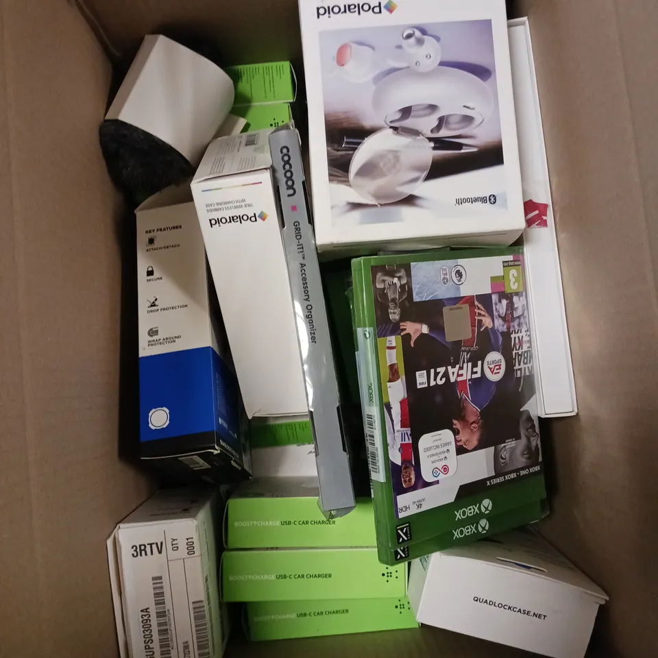 APPROXIMATELY 20 ASSORTED ELECTRICAL PRODUCTS TO INCLUDE QUAD LOCK BIKE KIT, SMARTPHONE PROTECTIVE CASES, FIFA 21 ETC 