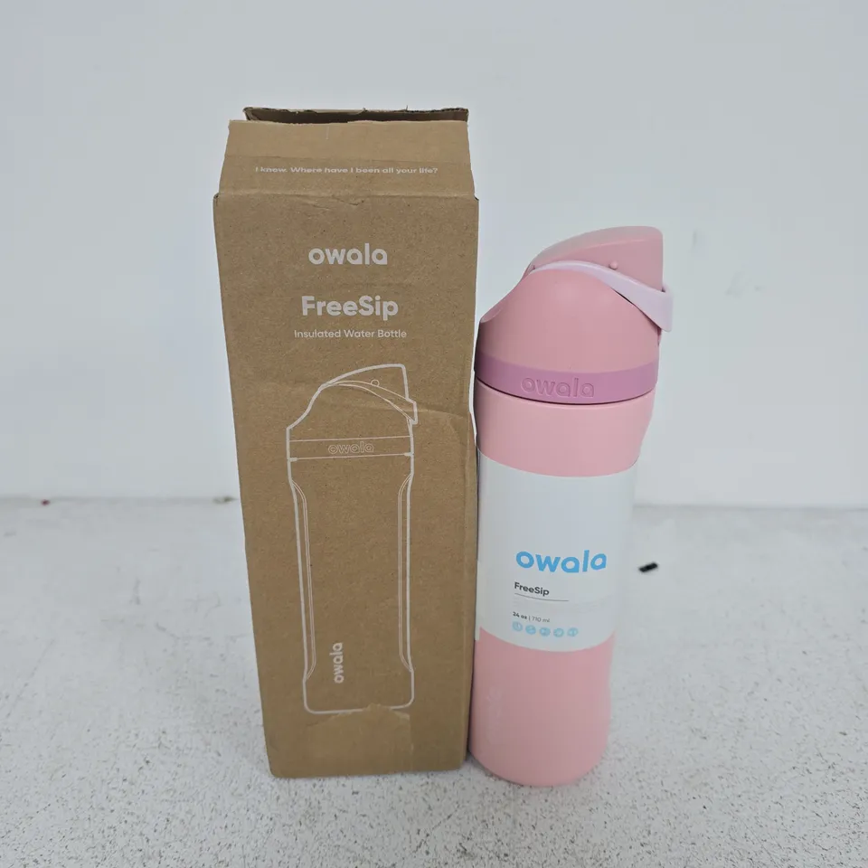 BOXED OWALA FREESIP INSULATED WATER BOTTLE IN PINK (710ML)