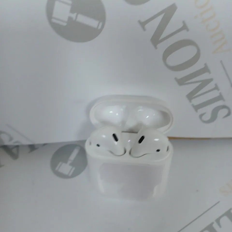 APPLE AIRPODS 1ST GENERATION 