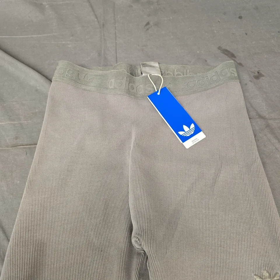 ADIDAS ORIGINALS JW3593 RIB SHORTS WASH – GREY RIBBED, UK L