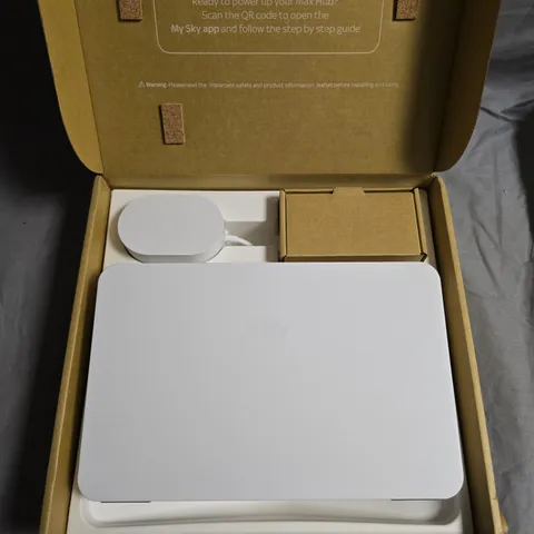 SKY SR213-02-UK-WHT WIRELESS ROUTER (WHITE) 