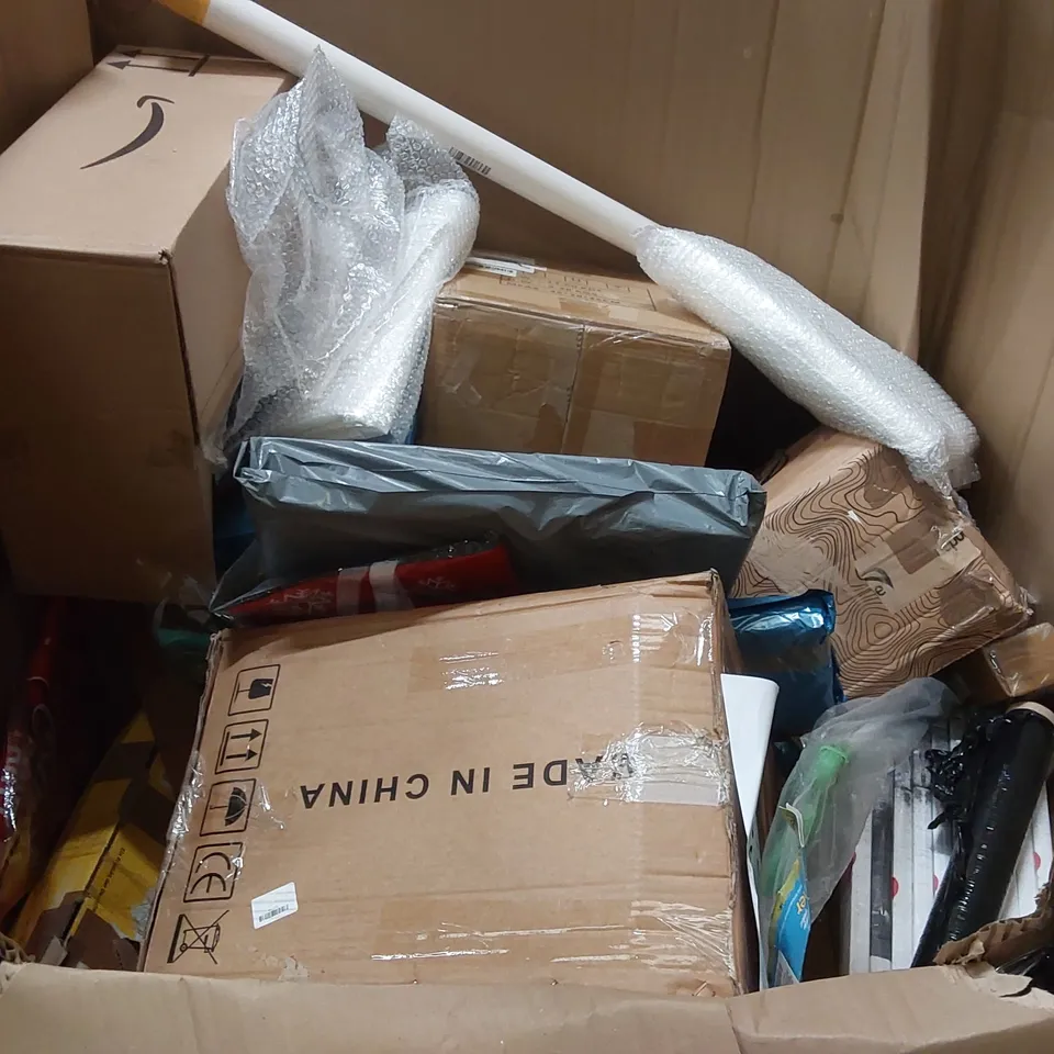 PALLET OF ASSORTED ITEMS INCLUDING: ERGONOMIC CHAIR, BRAZILWOOD 4/4 VIOLIN BOWS, RUSSEL HOBBS STEAM MOP, BABY FITNESS BLANKET ECT