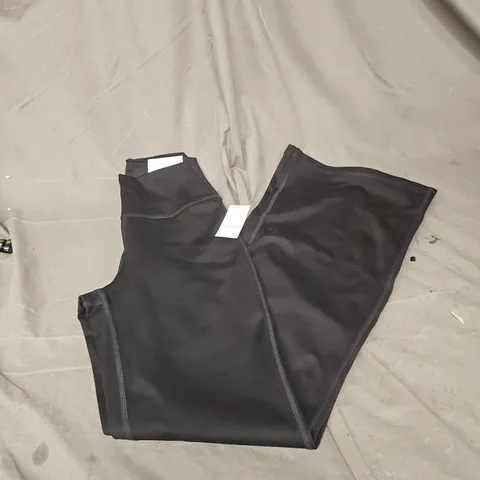 GILLY HICKS RECHARGE FLARE LEGGINGS IN BLACK SIZE M