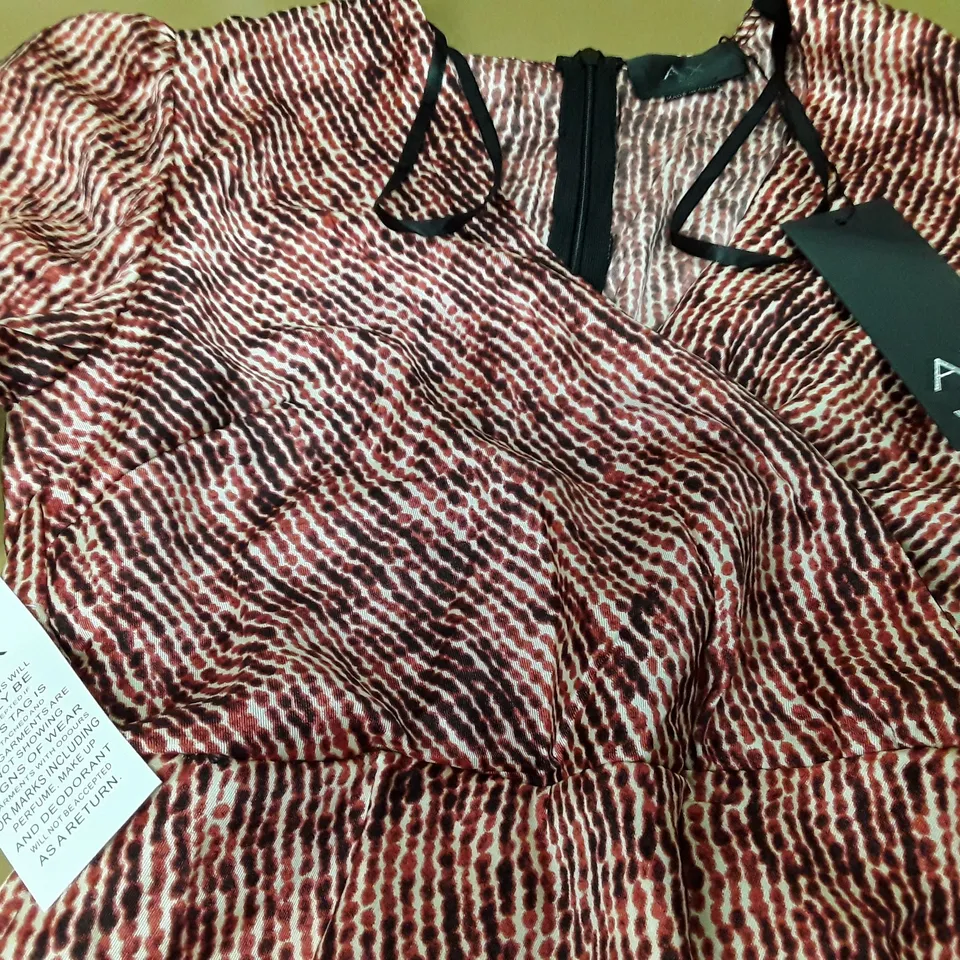AX PARIS PATTERNED RED LONG SLEEVE DRESS - 10