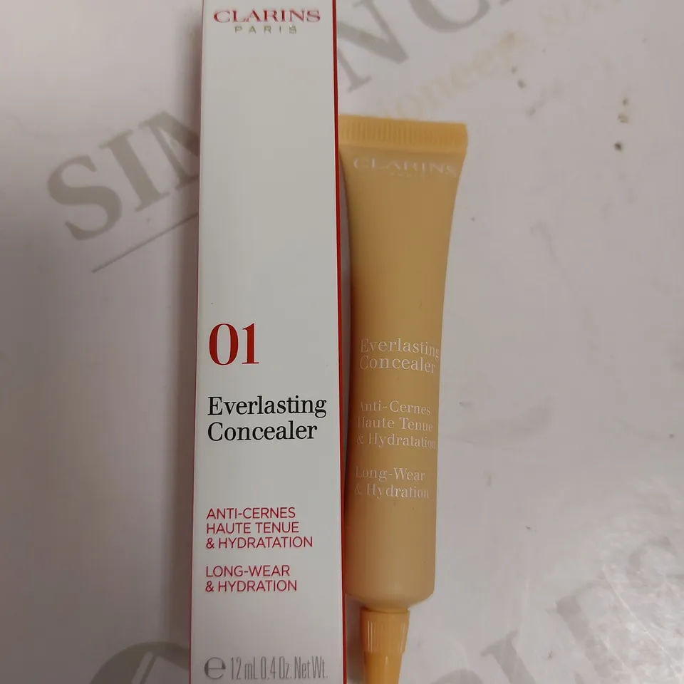 CLARINS 01 EVERLASTING CONCEALER