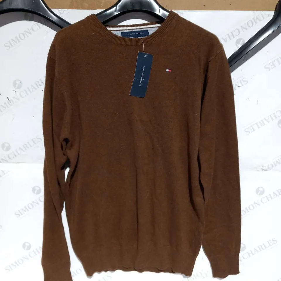 TOMMY HILFIGER CLASSIC KNIT JUMPER - M