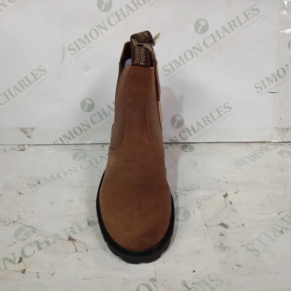 BOXED PAIR OF THE COUNTRY FOOTWEAR LEATHER ANKLE BOOTS IN BROWN UK SIZE 5