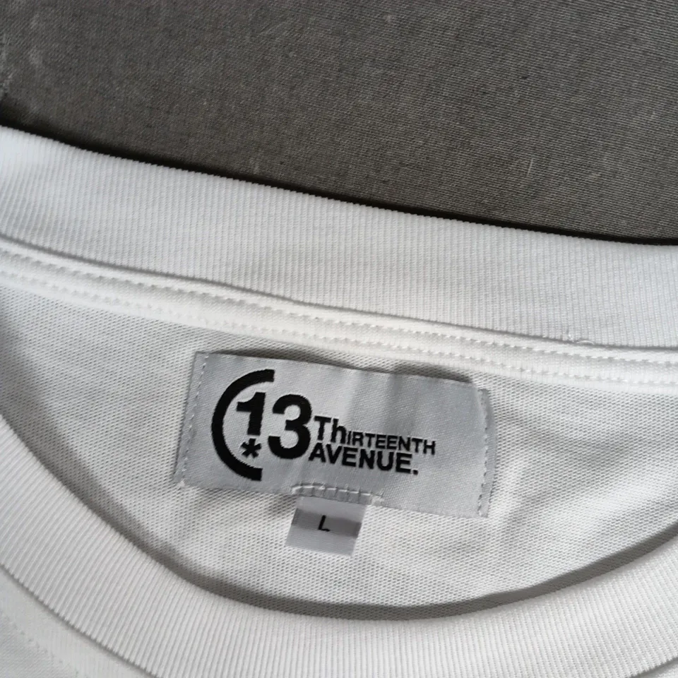 THIRTEENTH AVENUE WHITE GRAPHIC T-SHIRT, SIZE L