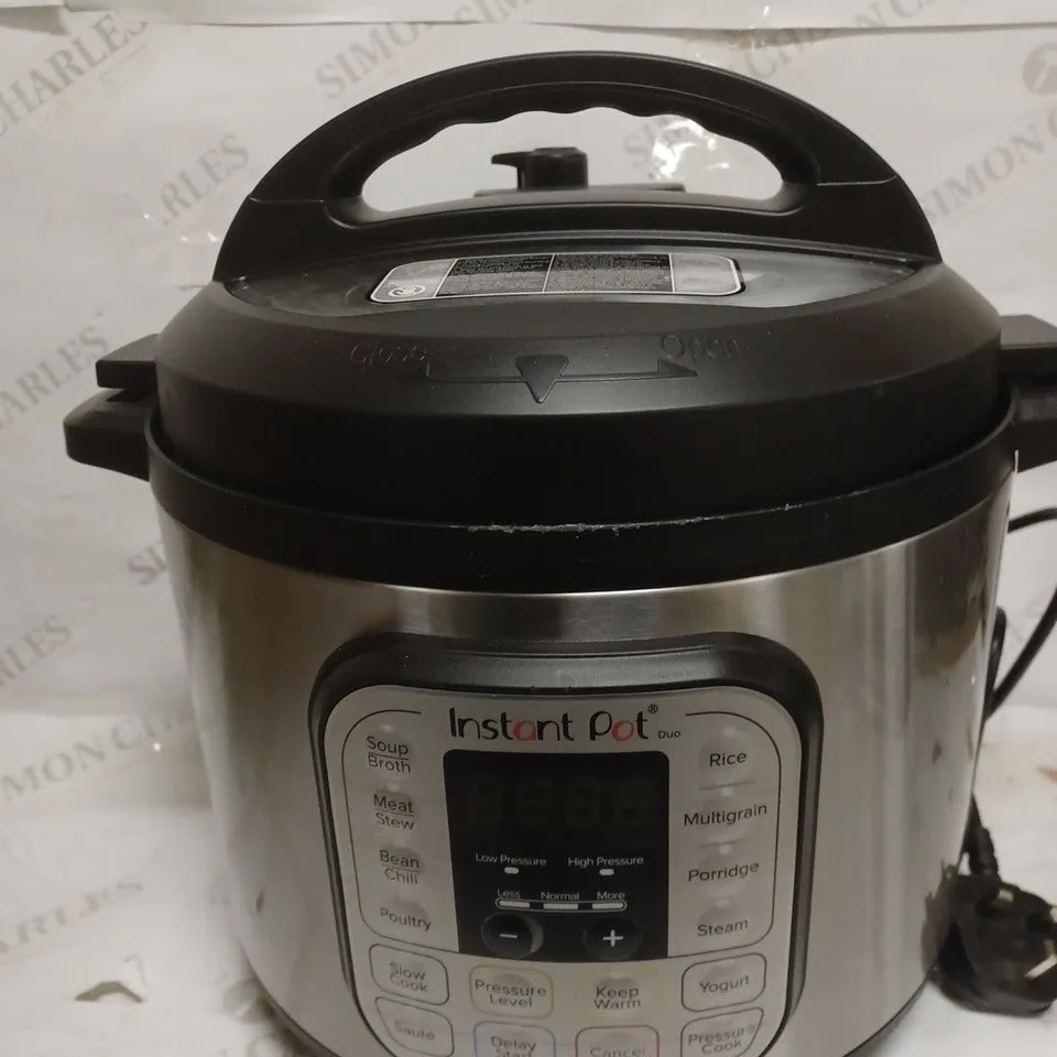 INSTANT POT DUO PRESSURE COOKER