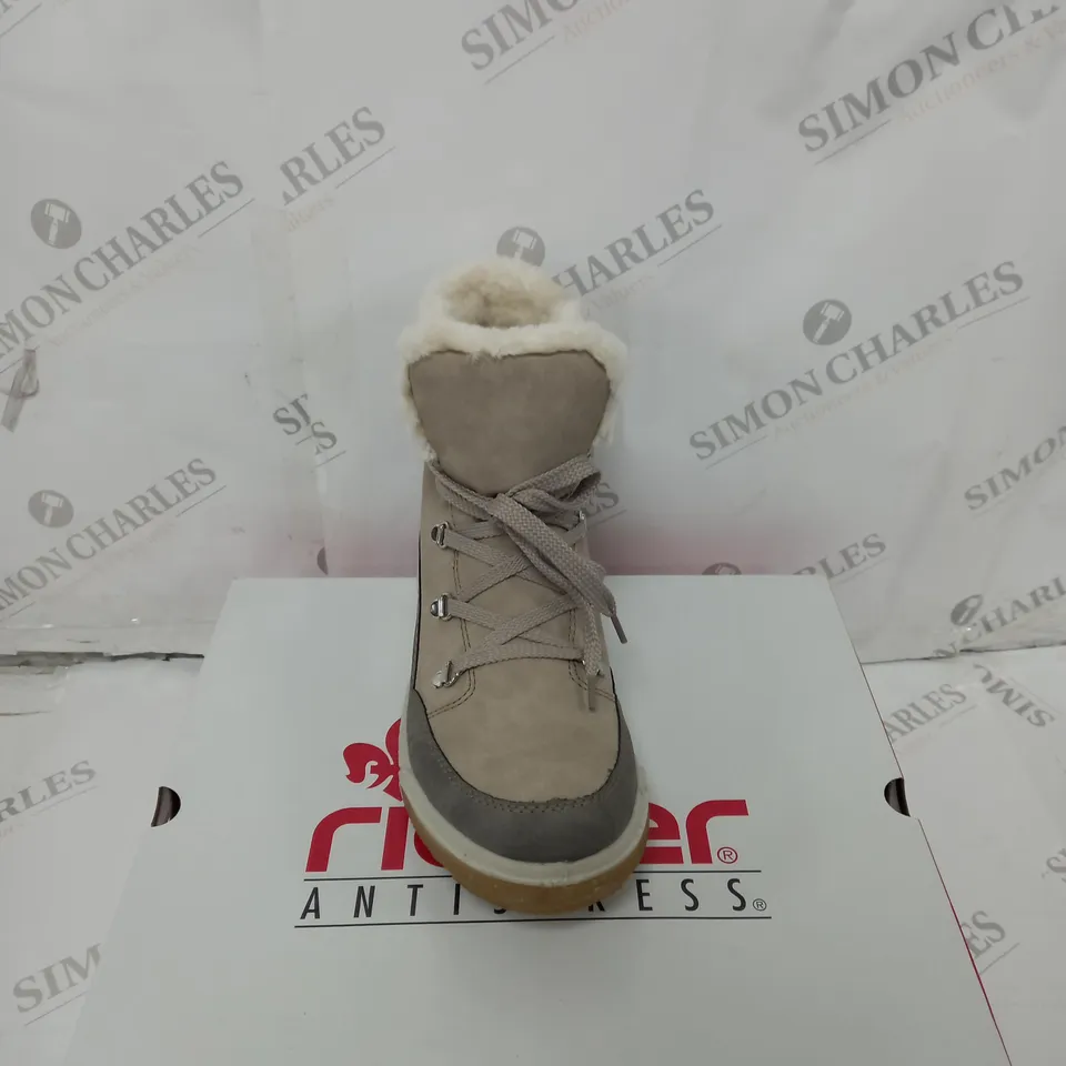 BOXED PAIR OF RIEKER ANTISTRESS WARM HIKING BOOTS SIZE 6.5 CREAM 