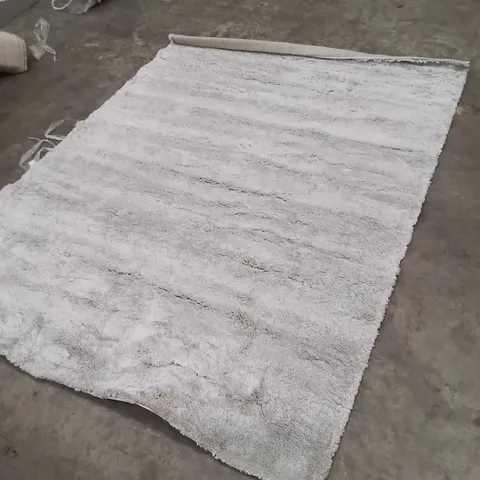 QUALITY DESIGNER AREA RUG - APPROXIMATELY 286X201CM