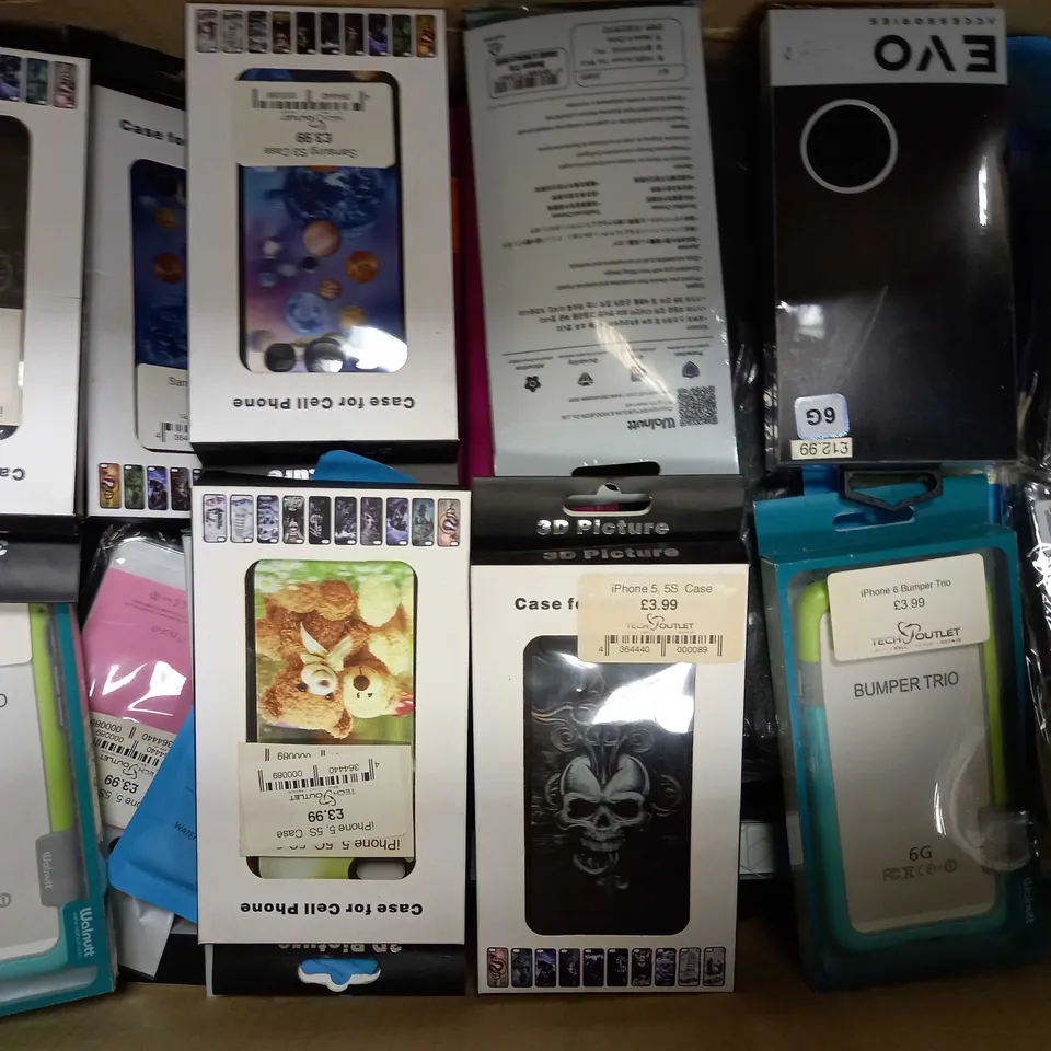 LOT OF APPROXIMATELY 40 PHONE & TABLET CASES