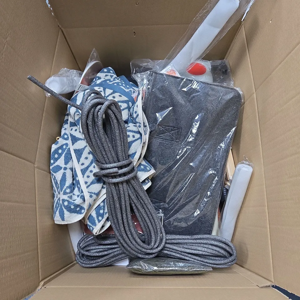 LARGE BOX OF ASSORTED HOUSEHOLD ITEMS 