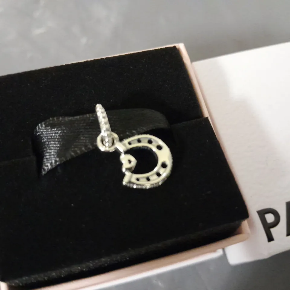 PANDORA HEART AND HORSE SHOE CHARM