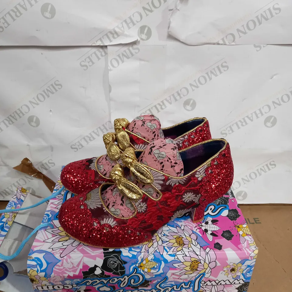 BOX PAIR OF IREGULAR CHOICE CALENDULA MID HEEL SHOES