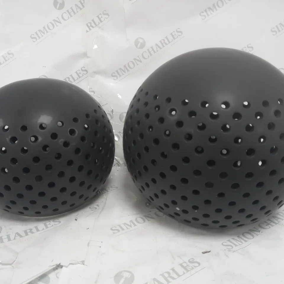 BOXED OUTLET K BY KELLY HOPPEN SET OF 2 INDOOR OUTDOOR ORBS WITH TIMER