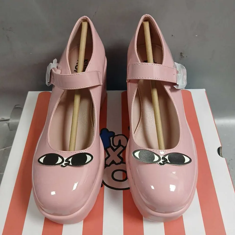 BOXED KOI X KETNIPZ TIRA KETNIPZ MARY JANES FRICK IM SICK EDITION PINK SIZE 4