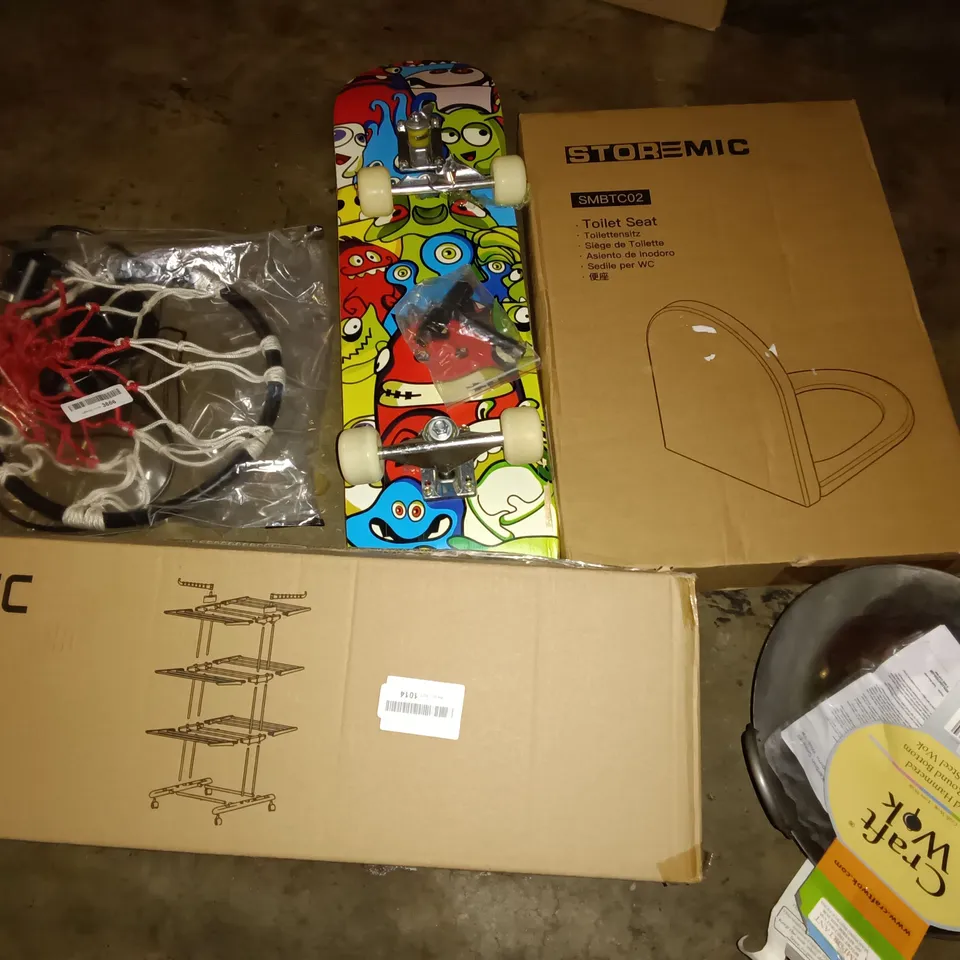 PALLET OF ASSORTED ITEMS TO INCLUDE SKATEBOARD, TOILET SEAT AND MOOLAN STEAM MOP