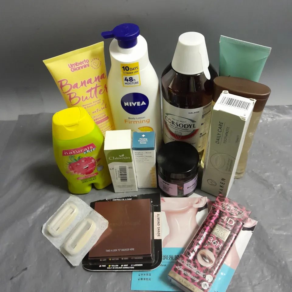APPROXIMATELY 15 ASSORTED COSMETIC PRODUCTS TO INCLUDE - PANTENE HAIR BIOLOGY CONDITIONER - SKIN + ME FIRMING VITAMIN C SERUM - UMBERTO GIANNI BANANA BUTTER CONDITIONER - ETC