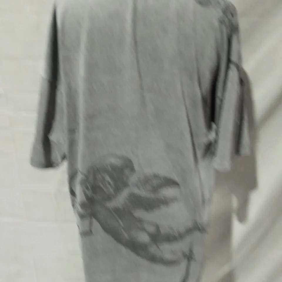 REPRESENT CHERUB ALL OVER T-SHIRT IN VINTAGE GREY - M