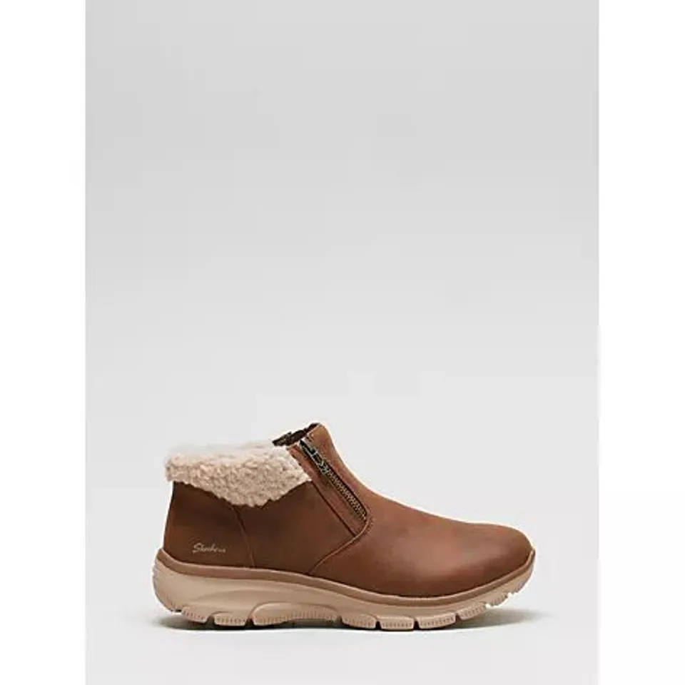 SKECHERS EASY GOING WATER RESISTANT BOOT BROWN SIZE 6